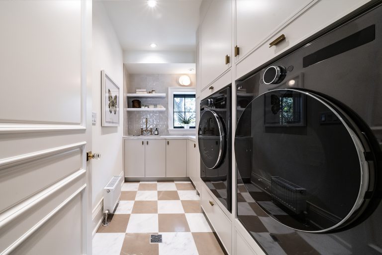 Picture 1625 showing our quality millwork at client site.