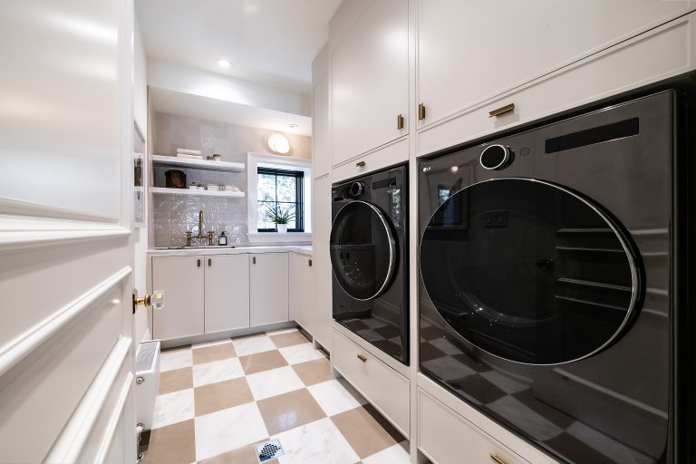 Picture 1622 showing our quality millwork at client site.