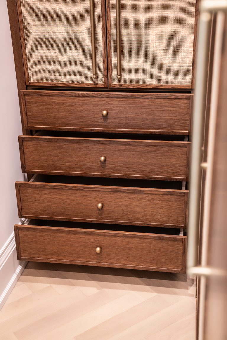 Picture 1586 showing our quality millwork at client site.